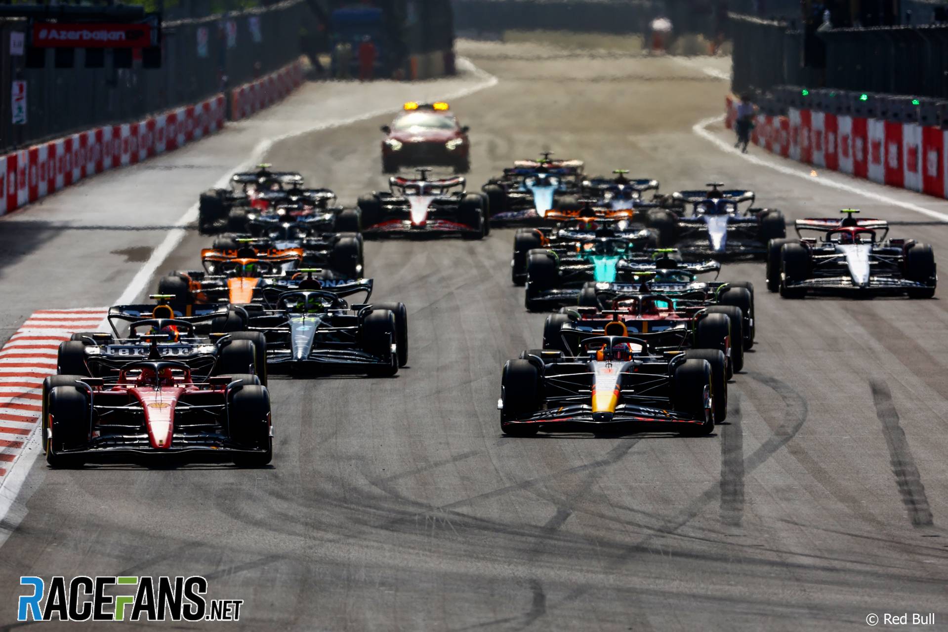 Race start, Baku City Circuit, 2023